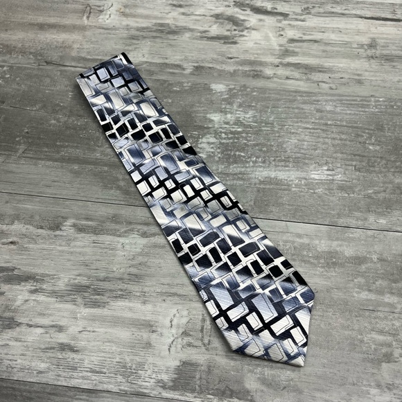 J. Garcia NEW YORK, NEW YORK Black & White Pattern Tie - Picture 1 of 4
